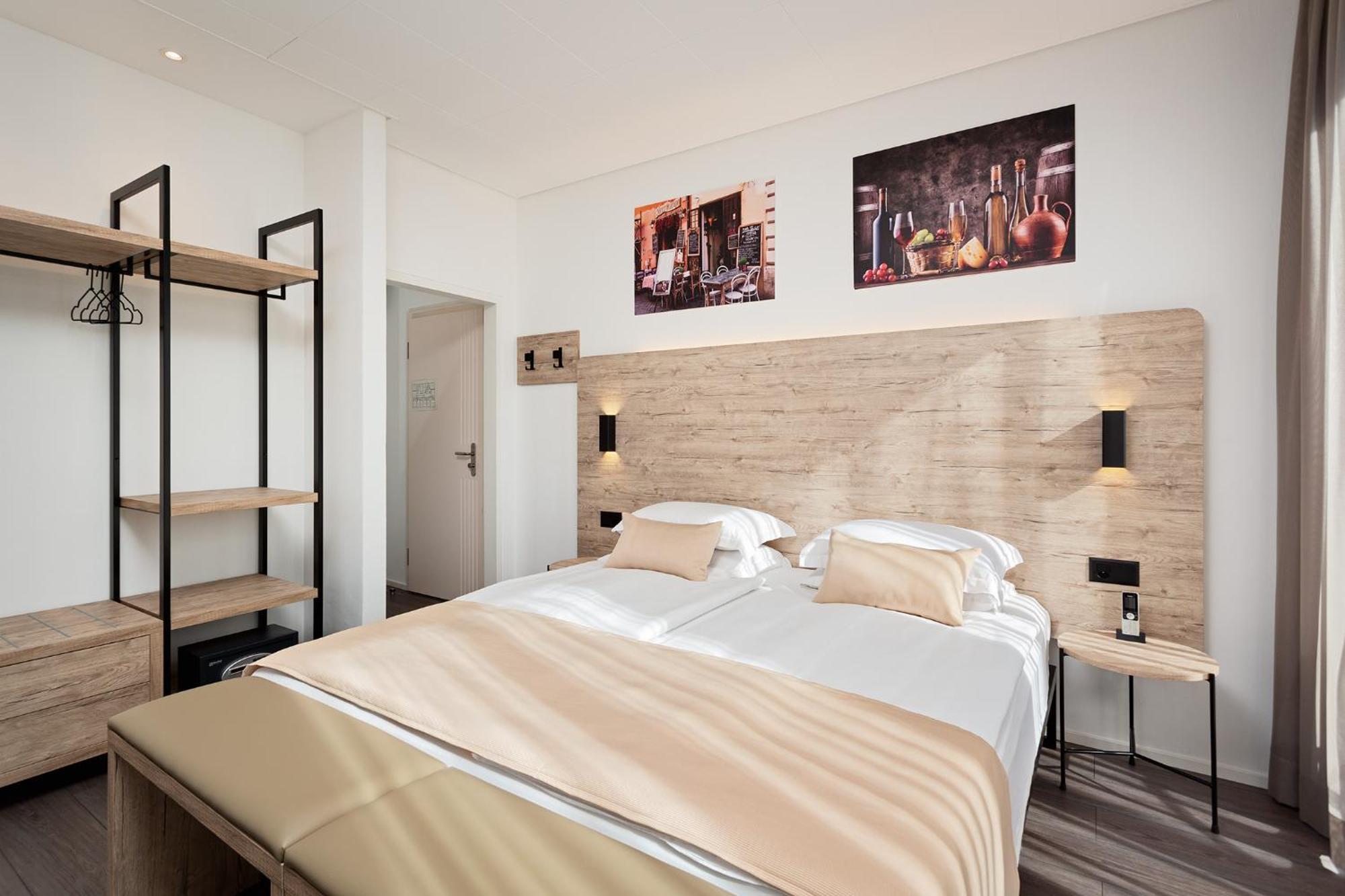 Du Hotel 3*